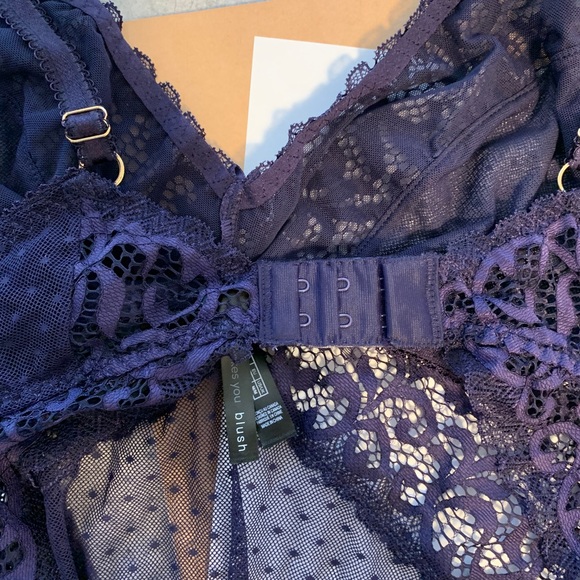 Purple-blue open back chemise - Picture 4 of 5